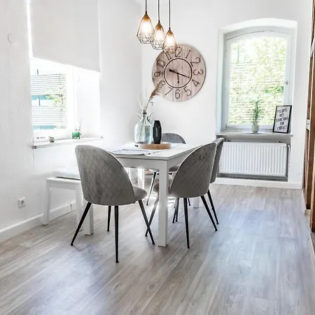 Ruhige, Zentrale Fuer 8 Mit Parkplatz Appartamento Coburg