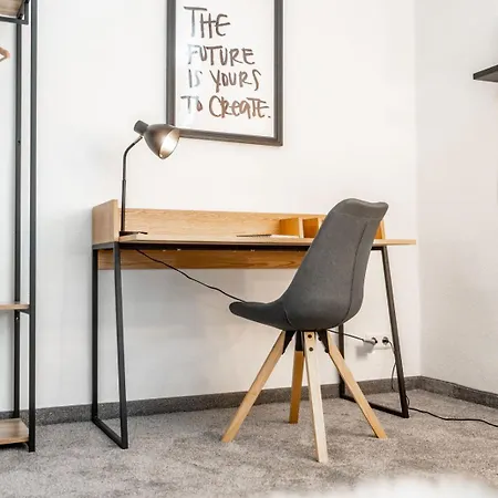 Ruhige, Zentrale Fuer 8 Mit Parkplatz Appartamento *