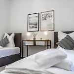 Ruhige, Zentrale Fuer 8 Mit Parkplatz Apartmán *