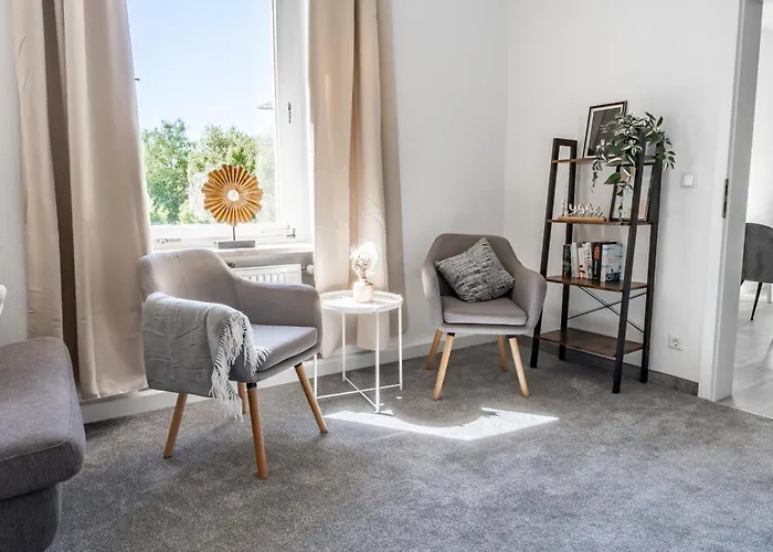 8 Gaeste - Ruhige - Zentral - Kostenloser Parkplatz Apartment *